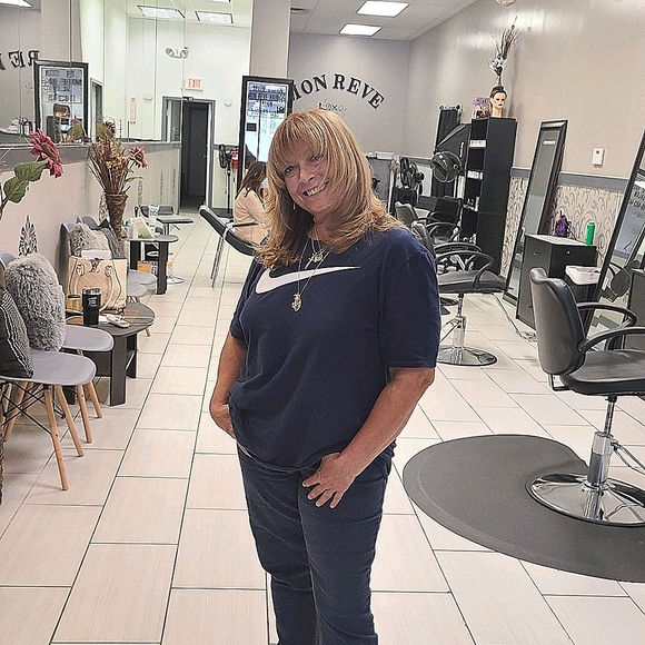 Meet your Posher, JuliAnn - Picture 4 of 16